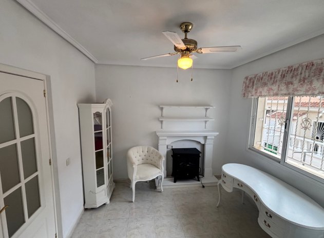 Herverkoop - Rijwoning - Benijofar - Monte Azul