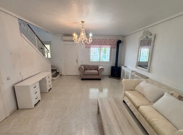 Herverkoop - Rijwoning - Benijofar - Monte Azul