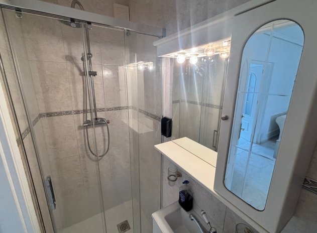 Herverkoop - Rijwoning - Benijofar - Monte Azul