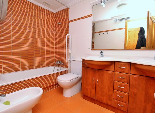 Resale - Apartment / Flat * - Playa Flamenca - Playa Flamenca *