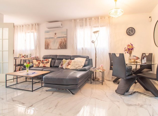 Herverkoop - Rijwoning - Torrevieja - Acequion