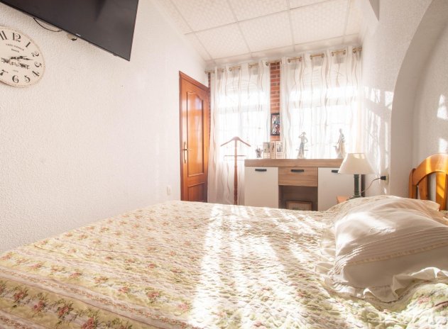 Herverkoop - Rijwoning - Torrevieja - Acequion