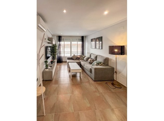 Reventa - Apartamento / Piso - Playa Del Cura - Torrevieja