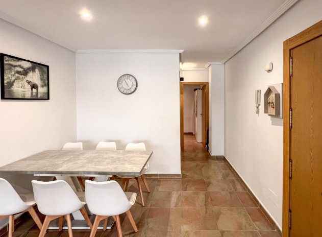 Reventa - Apartamento / Piso - Playa Del Cura - Torrevieja