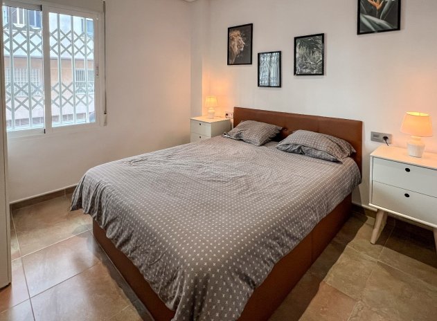 Reventa - Apartamento / Piso - Playa Del Cura - Torrevieja