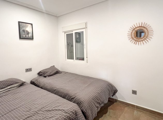 Reventa - Apartamento / Piso - Playa Del Cura - Torrevieja