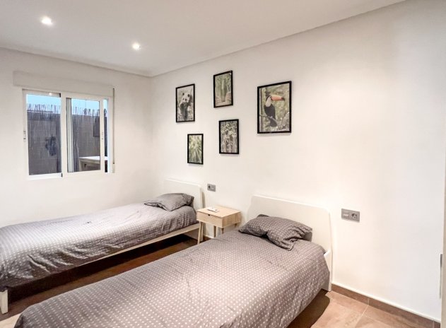 Reventa - Apartamento / Piso - Playa Del Cura - Torrevieja