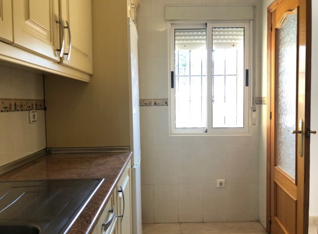 Reventa - Casa adosada - San Miguel de Salinas