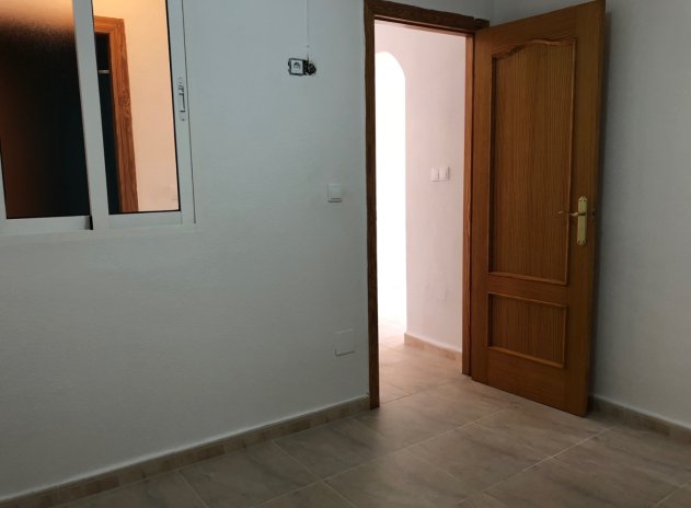 Reventa - Casa adosada - San Miguel de Salinas