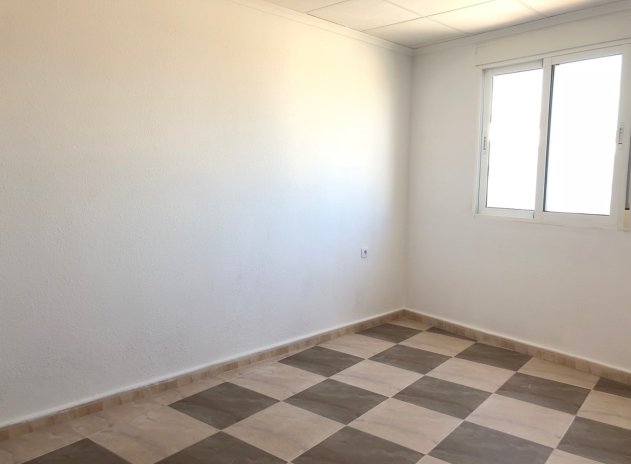 Reventa - Casa adosada - San Miguel de Salinas