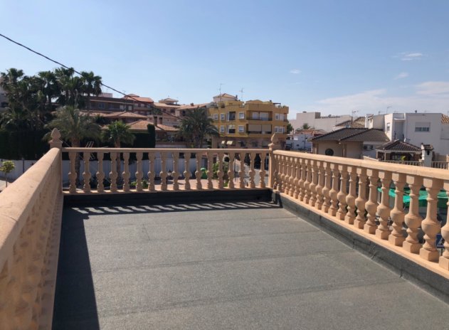 Reventa - Casa adosada - San Miguel de Salinas