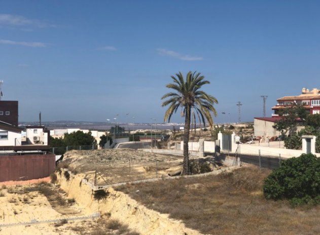 Reventa - Casa adosada - San Miguel de Salinas