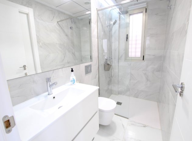 Wiederverkauf - Villa - Villamartin - Villamartín