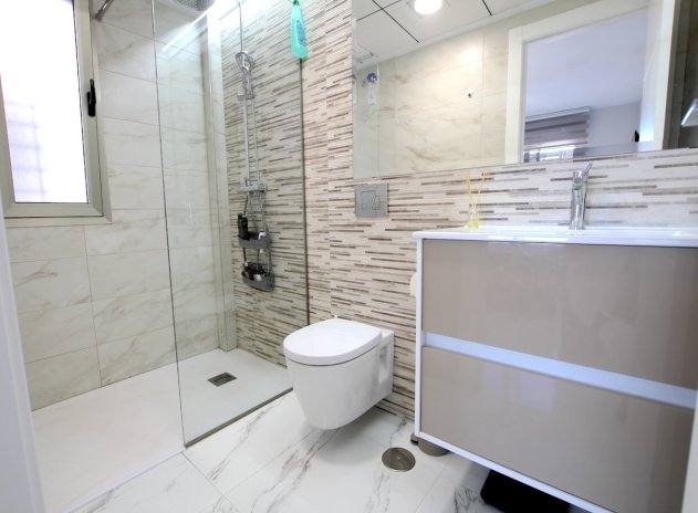 Wiederverkauf - Villa - Villamartin - Villamartín