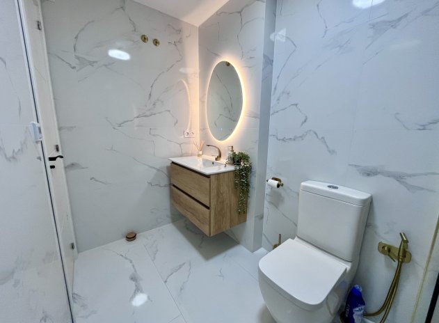 Resale - Apartment / Flat * - Playa Flamenca - Playa Flamenca *