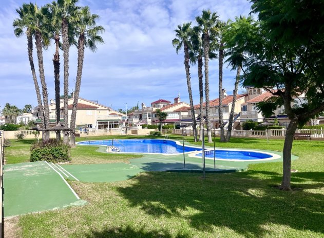 Resale - Apartment / Flat * - Playa Flamenca - Playa Flamenca *
