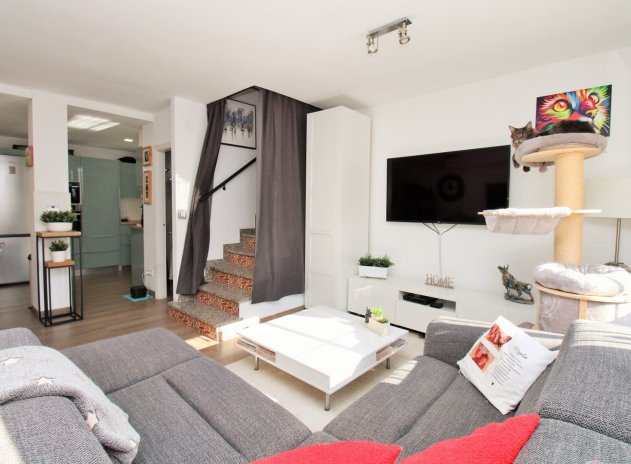 Reventa - Casa adosada - Villamartin - Villamartín