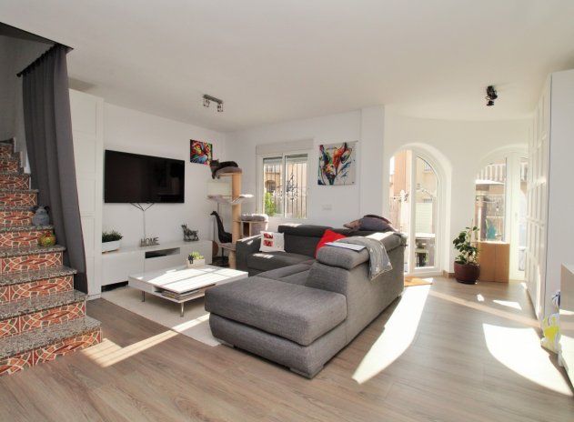 Reventa - Casa adosada - Villamartin - Villamartín