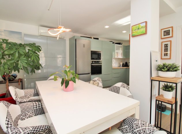 Reventa - Casa adosada - Villamartin - Villamartín