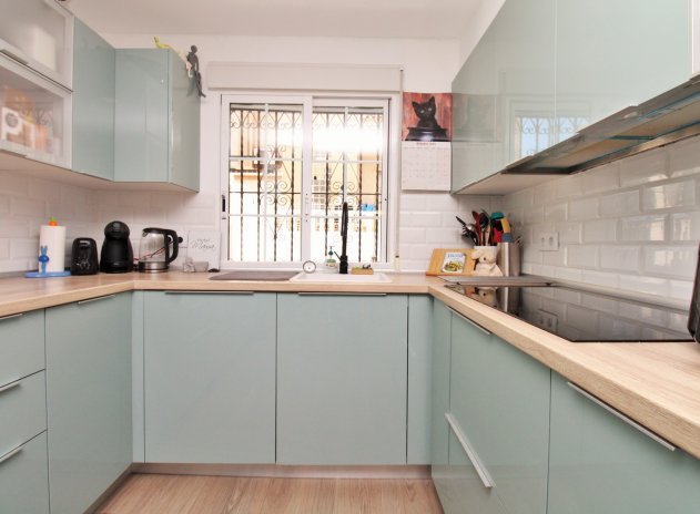 Reventa - Casa adosada - Villamartin - Villamartín