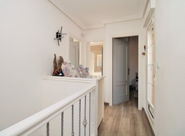 Reventa - Casa adosada - Villamartin - Villamartín