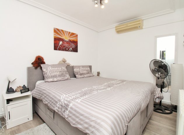 Reventa - Casa adosada - Villamartin - Villamartín