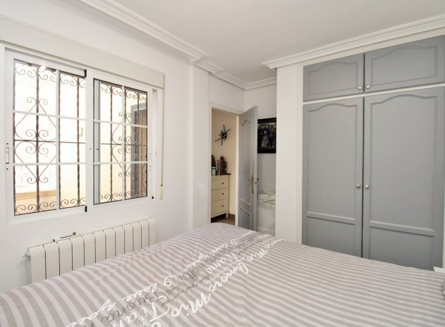 Reventa - Casa adosada - Villamartin - Villamartín