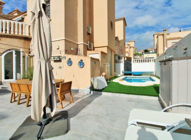 Reventa - Casa adosada - Villamartin - Villamartín