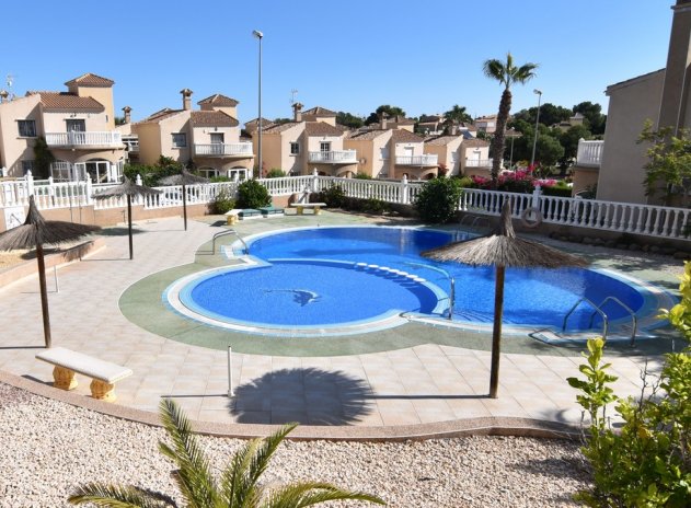 Reventa - Casa adosada - Villamartin - Villamartín