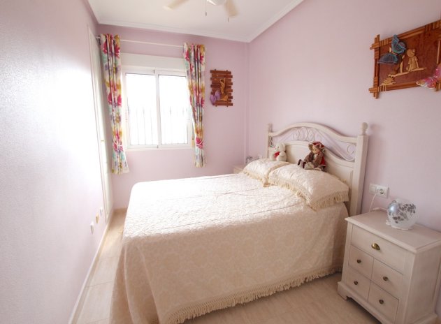 Resale - Townhouse * - Villamartin