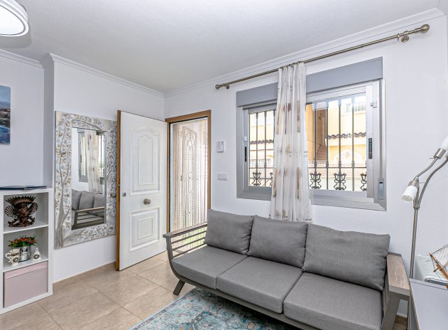 Reventa - Casa adosada - Guardamar del Segura