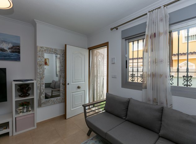 Reventa - Casa adosada - Guardamar del Segura