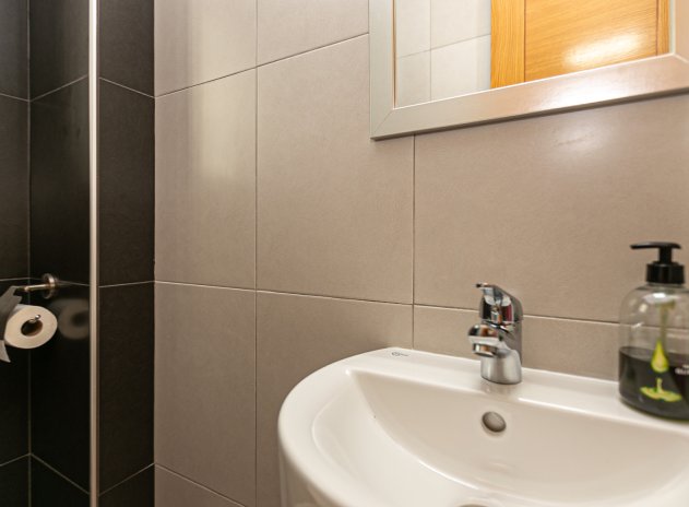 Reventa - Casa adosada - Guardamar del Segura