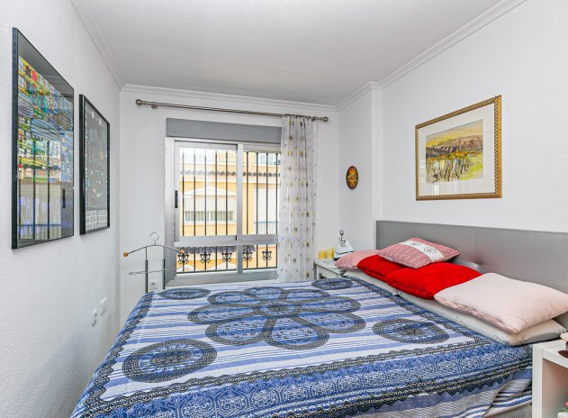 Reventa - Casa adosada - Guardamar del Segura