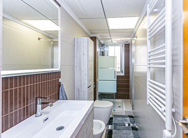 Reventa - Casa adosada - Guardamar del Segura