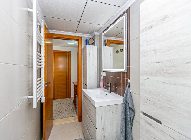 Reventa - Casa adosada - Guardamar del Segura