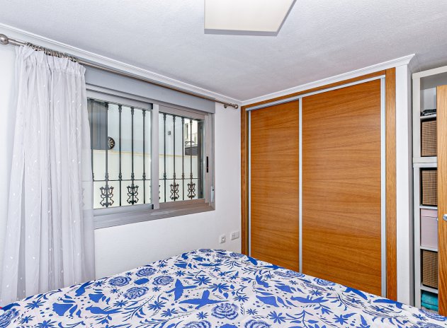 Reventa - Casa adosada - Guardamar del Segura