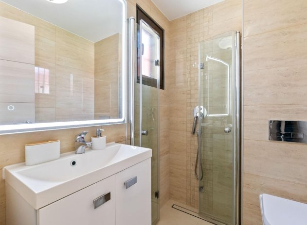 Herverkoop - Rijwoning - Torrevieja - Aguas Nuevas