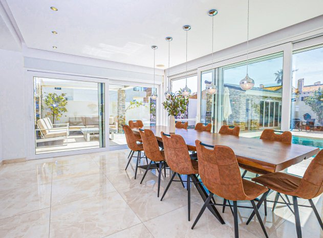 Herverkoop - Villa - La Zenia