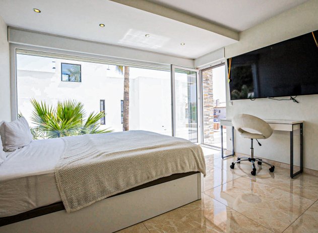 Herverkoop - Villa - La Zenia