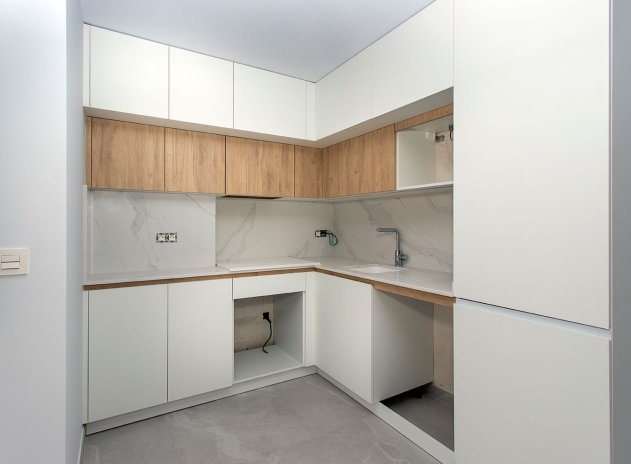 Resale - Apartment / Flat * - Torrevieja - Torrevieja *