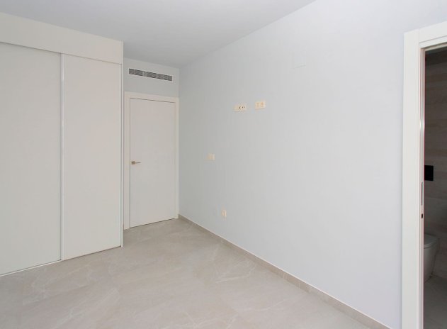 Resale - Apartment / Flat * - Torrevieja - Torrevieja *