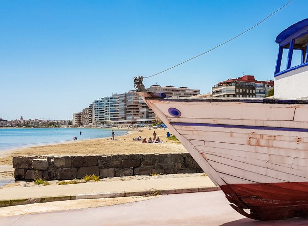 Resale - Apartment / Flat * - Torrevieja - Torrevieja *