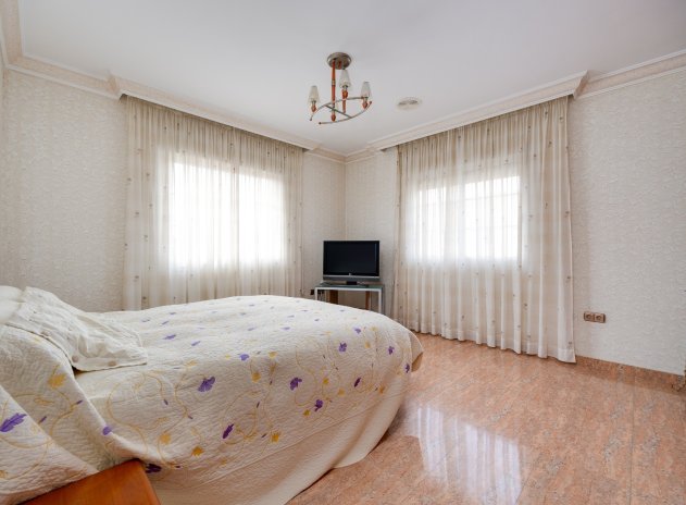 Revente - Villa - Orihuela Costa