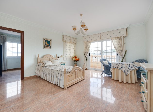 Revente - Villa - Orihuela Costa