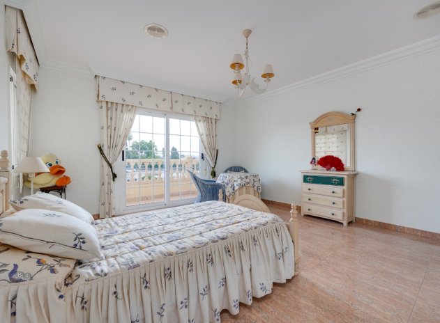 Revente - Villa - Orihuela Costa