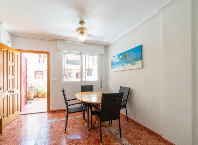 Resale - Apartment / Flat * - Orihuela Costa - Playa Flamenca *