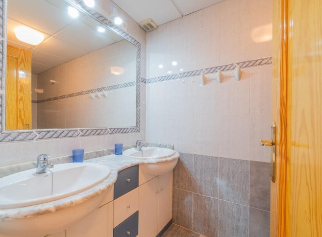 Resale - Apartment / Flat * - Orihuela Costa - Playa Flamenca *