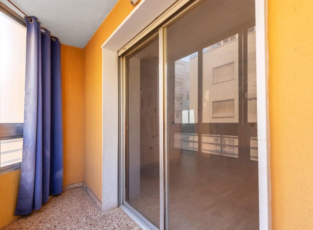 Resale - Apartment / Flat * - Torrevieja * - Habaneras