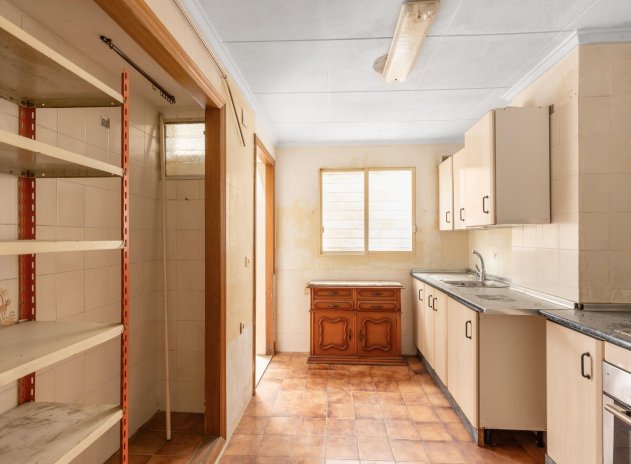 Resale - Apartment / Flat * - Torrevieja * - Habaneras